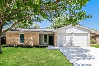Building Photo - 4710 Green Hollow Dr
