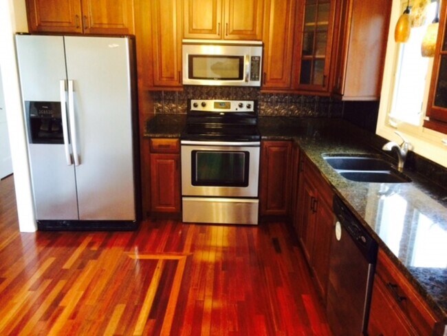 Building Photo - 124 Arlington Cir