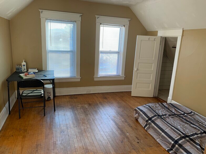 Bedroom 1 - 818 N 7th Ave E