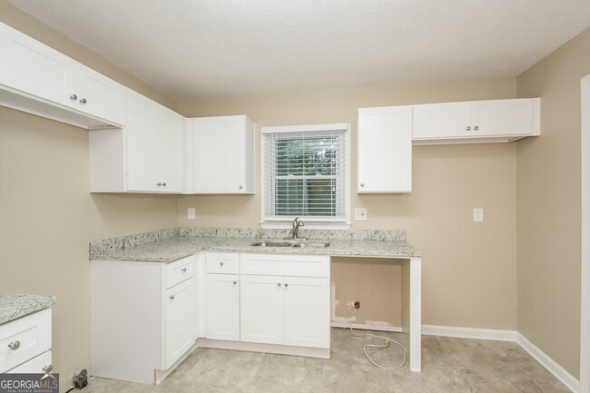 Building Photo - 133 Burre Ln SW