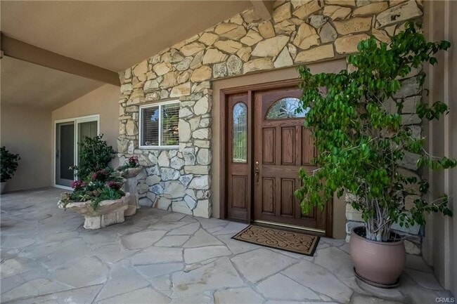 Primary Photo - Charming 3-Bedroom Woodland Hills Home wit...