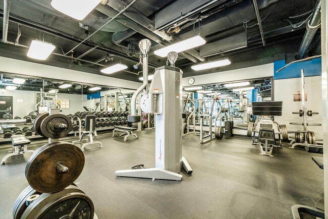 Building Photo - 10 E Ontario St