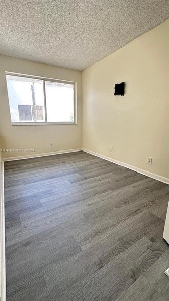 Building Photo - 5672 Rock Island Rd