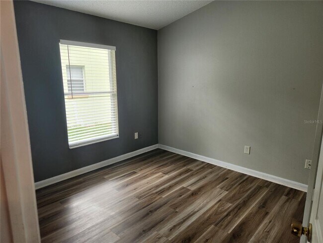 Building Photo - 150 Abbey Hollow Dr