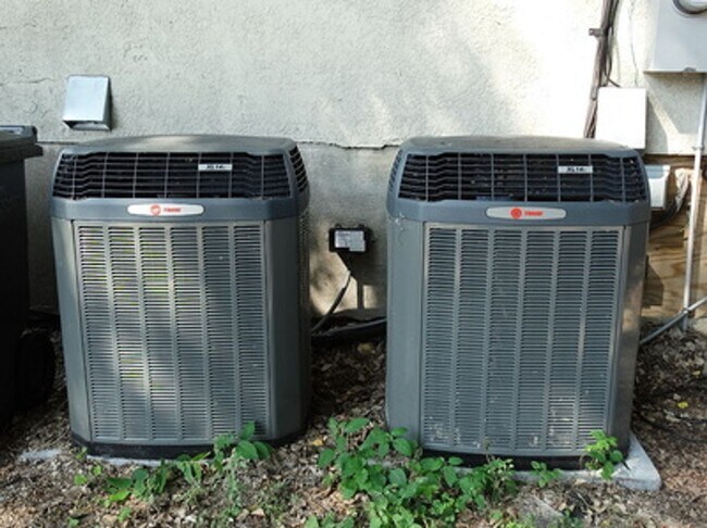 Building Photo - 1000 18th Ave SE