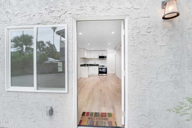 Building Photo - 296 Foothill Dr