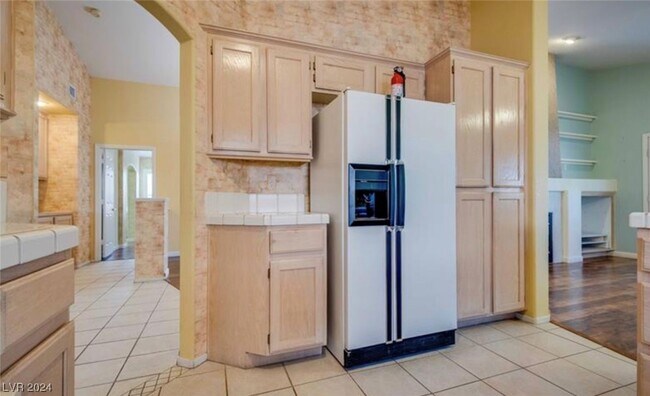 Building Photo - 8164 Sedona Sunset Dr