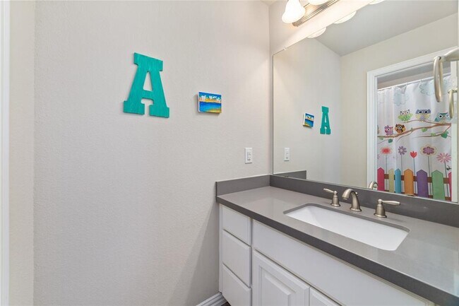 Building Photo - 17402 Hankar Way