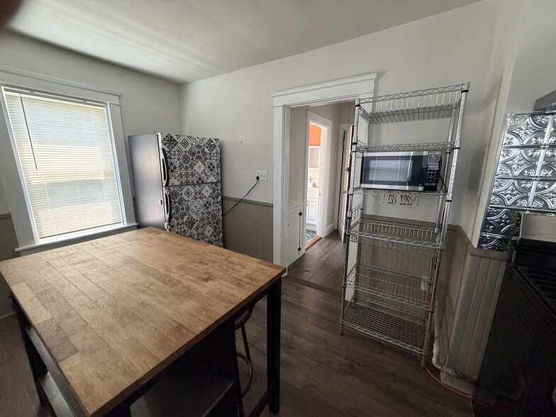 Kitchen - 232 Lowden St