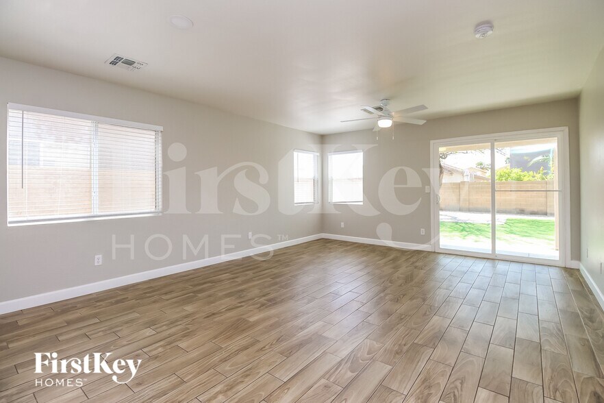 Building Photo - 11623 W Fooks Dr