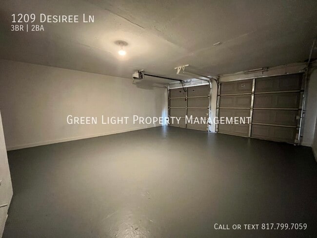 Building Photo - 1209 Desiree Ln
