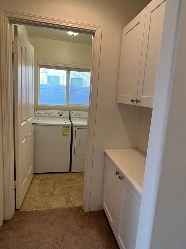 Building Photo - Lovely 3 bedroom 2 bath home in Ka Makana ...