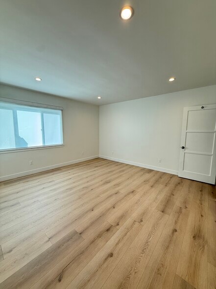 Building Photo - 3702 Somerset Dr