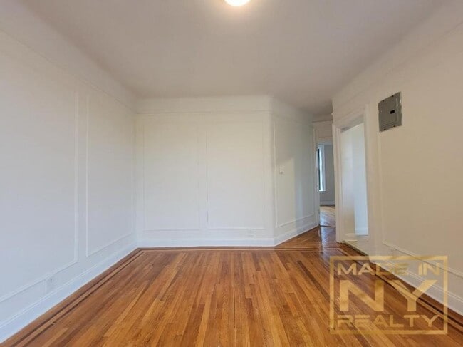 Building Photo - 1 bedroom in ASTORIA NY 11106