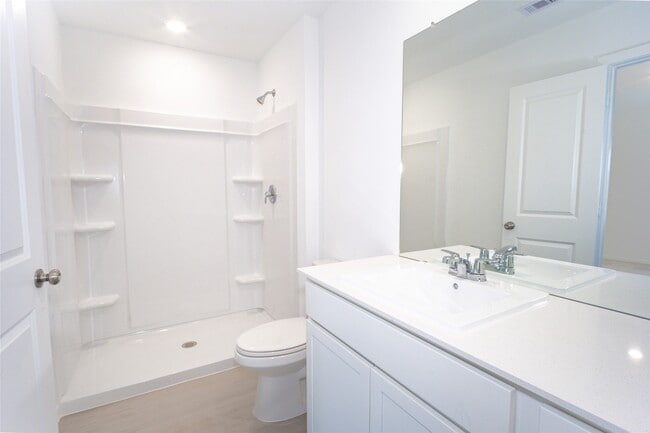 Building Photo - 15724 Plum Brk Dr
