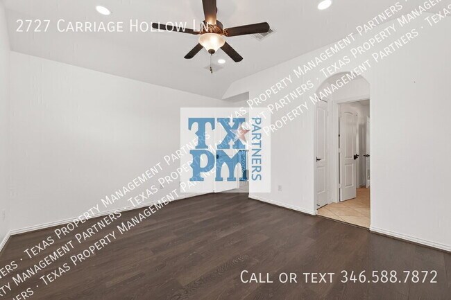 Building Photo - 2727 Carriage Hollow Ln