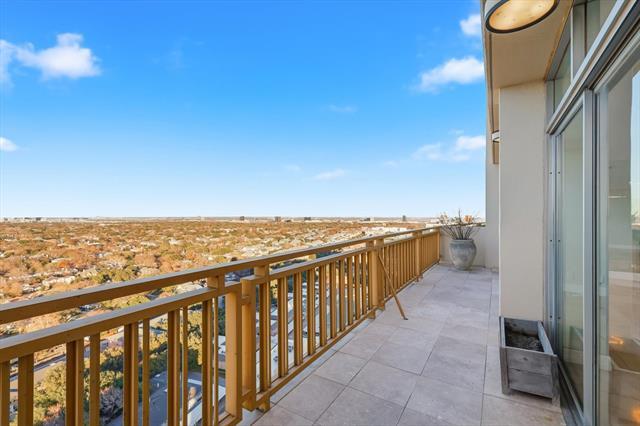 Building Photo - 6211 W Northwest Hwy