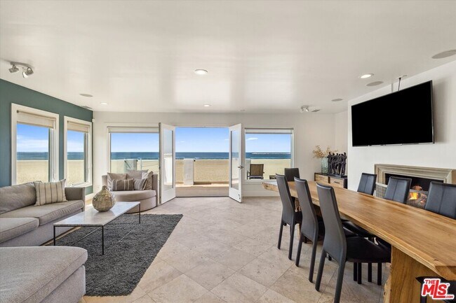 Building Photo - 6419 Ocean Front Walk