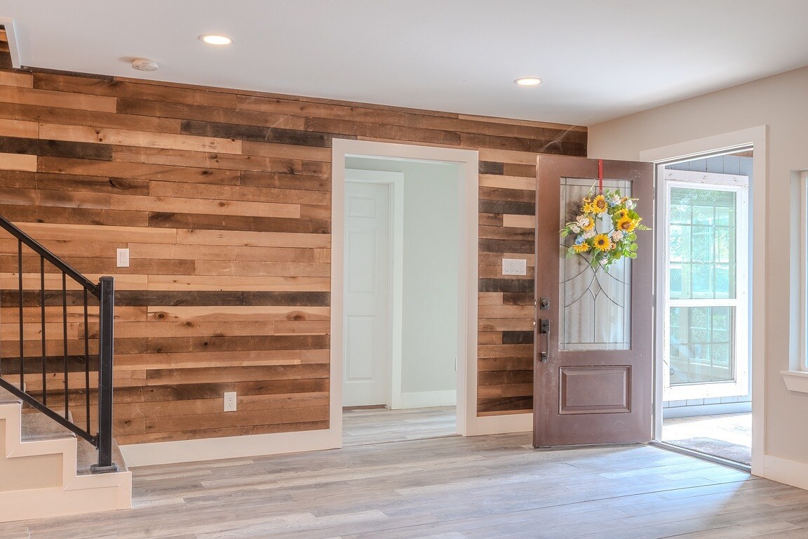 Building Photo - 722 Riveredge Dr