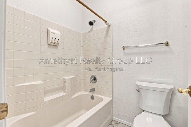 Building Photo - 7027 W Potter Dr