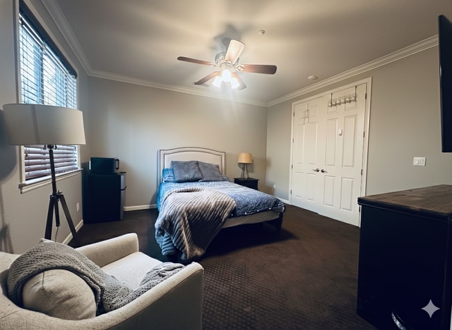 Building Photo - 2296 Star Lilly St