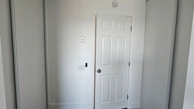 Building Photo - Beautiful 2BD 1.5BA Recently Remodeled Condo in Forest Park Plaza