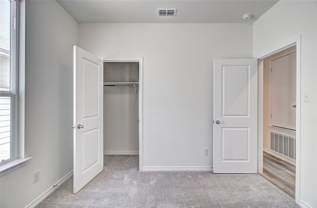 Building Photo - 3423 Old Almonte Dr