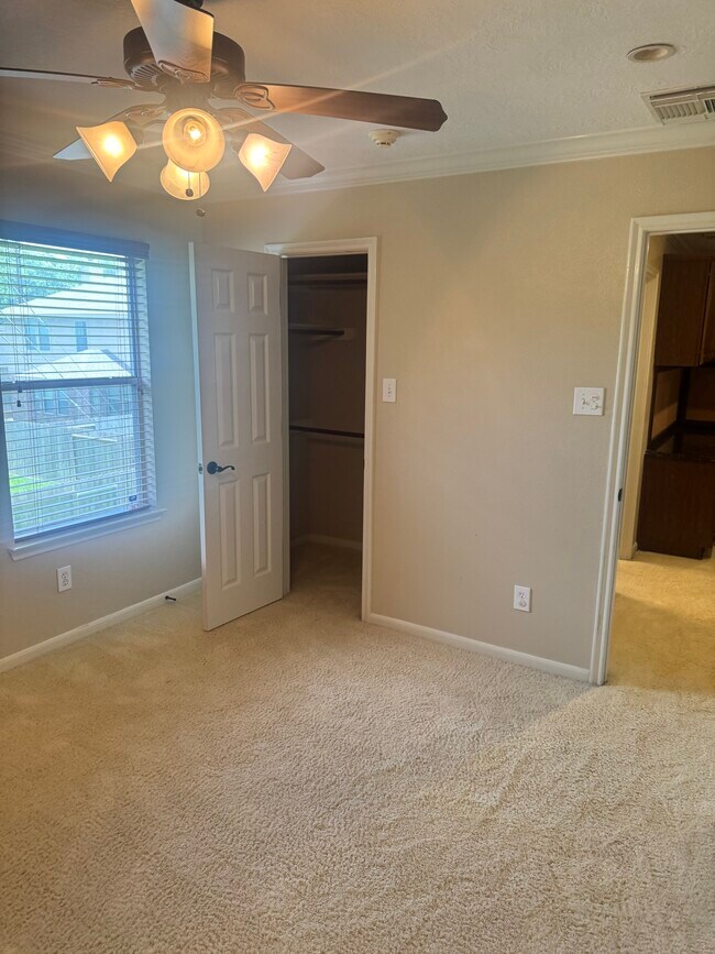 Building Photo - 11303 English Rose Trail