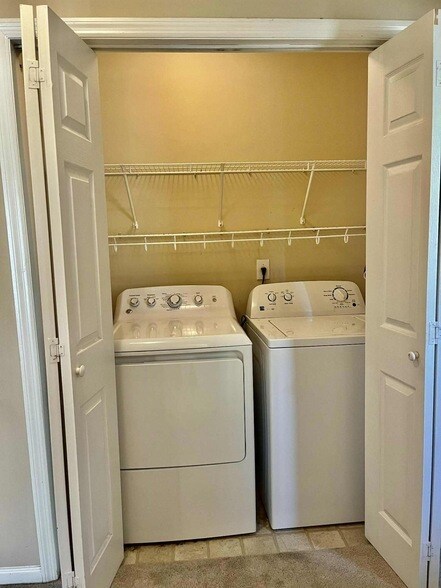 Building Photo - 524 Beverly Dr