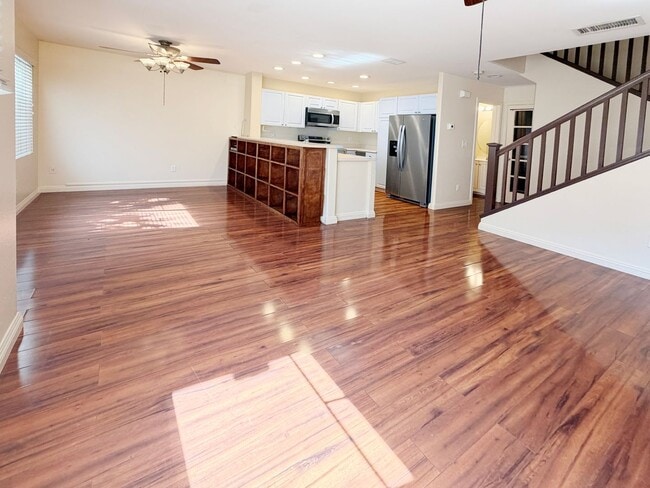 Building Photo - 91-1031 Kaimalie St #4K5