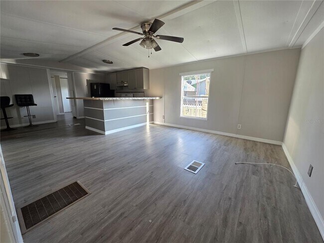 Building Photo - 14900 Porter St