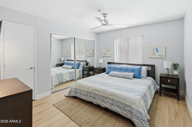 Building Photo - 4704 E Paradise Village Pkwy N