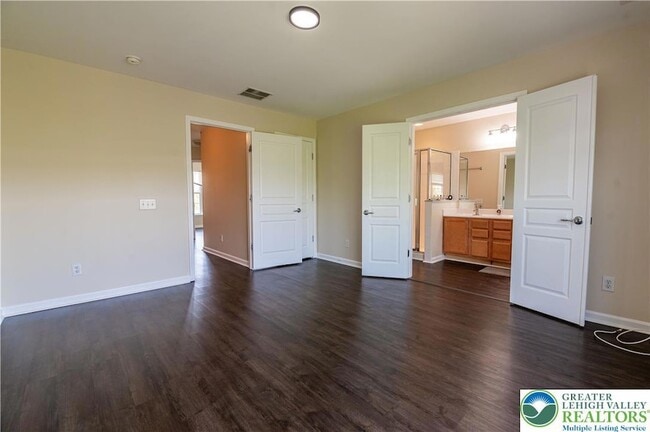 Building Photo - 8475 Putnam Ct