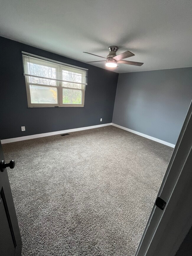 Building Photo - 4235 Straight Arrow Rd