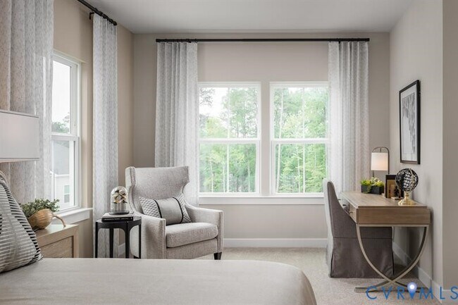 Building Photo - 8001 Lake Laurel Ln