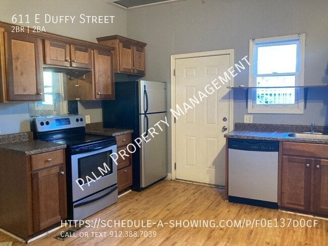 Building Photo - 611 E Duffy St
