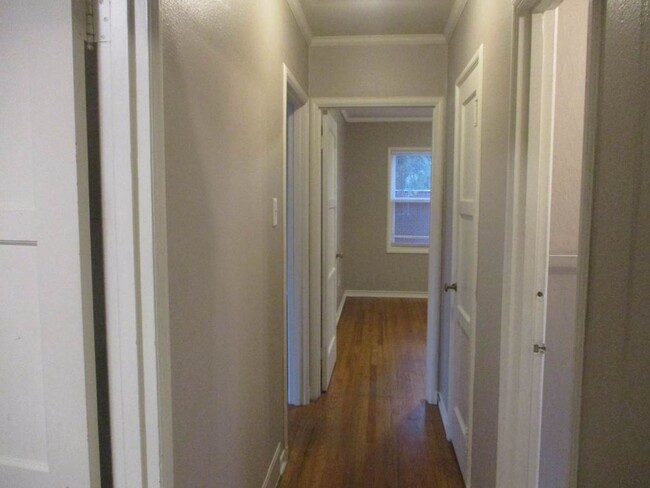 Building Photo - *MOVE IN SPECIAL $575 Off 1ST MONTH RENT