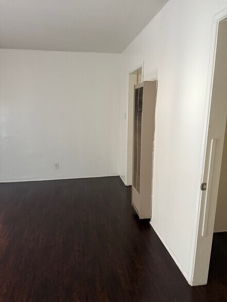 Building Photo - 212 Santa Fe S Ave