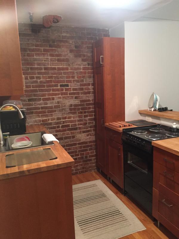 Building Photo - 274 Marlborough St