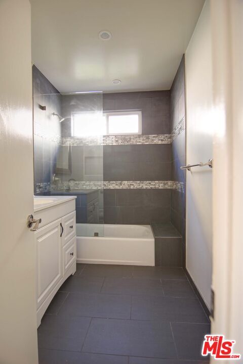 Building Photo - 1435 N Fairfax Ave