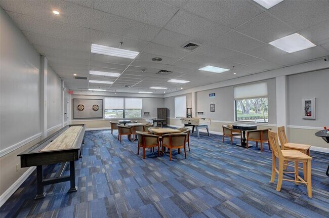 Building Photo - 4010 Swansea Crescent