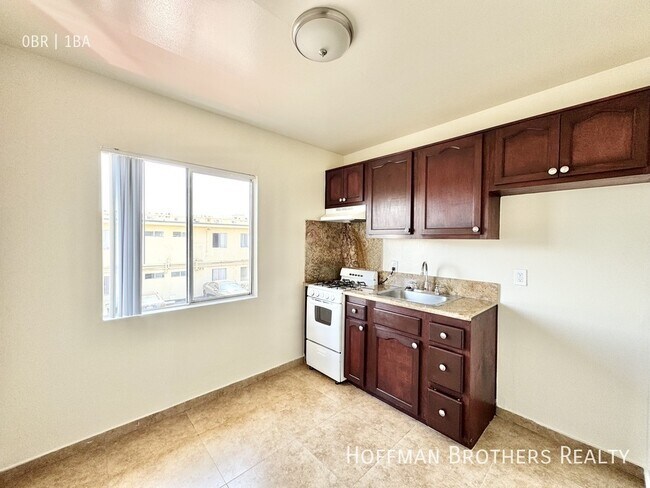 Building Photo - 7357 Sepulveda Blvd