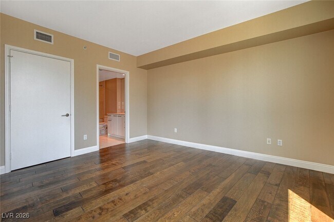 Building Photo - 222 Karen Ave