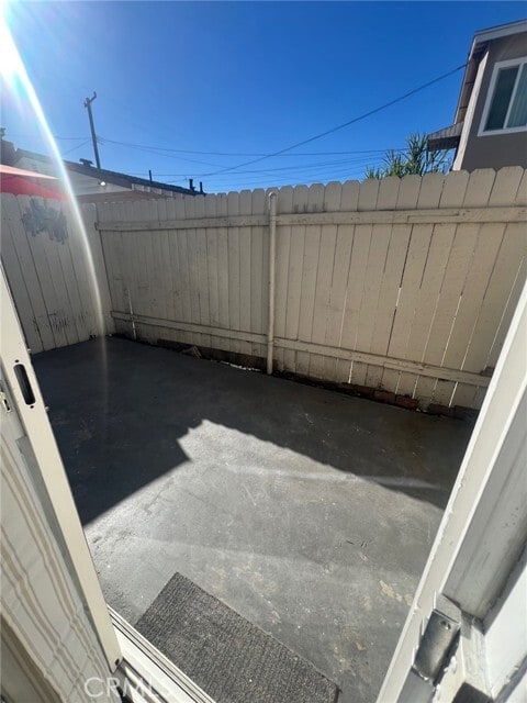 Building Photo - 9509 Los Angeles St