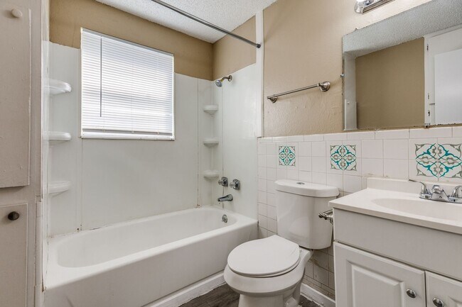 Building Photo - 8100 Doreen Ave