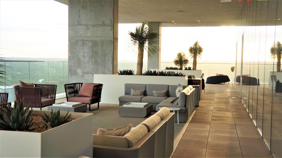 Building Photo - 301 West Ave.