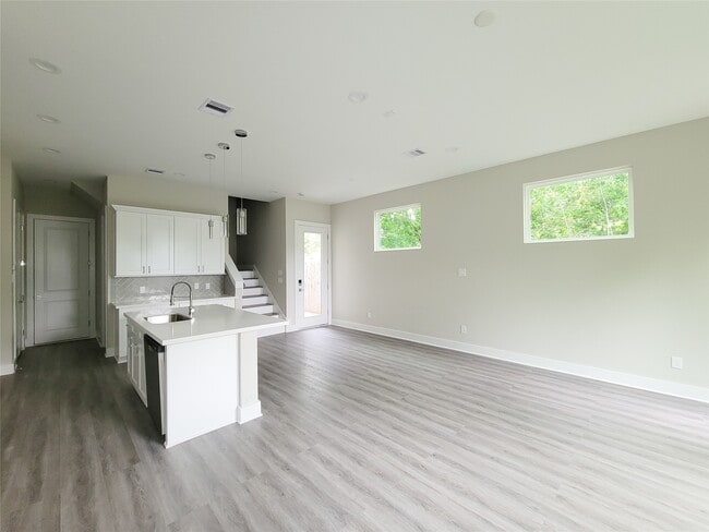 Building Photo - 8014 Huntington Spgs Ln