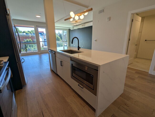 Building Photo - 2 Bedroom 2 Bathroom Condo at the Lawrence...
