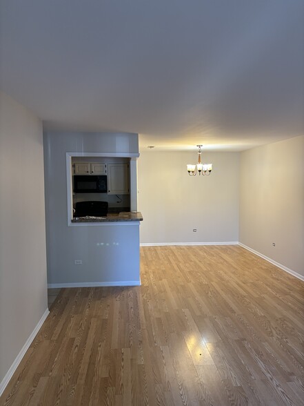 Hardwood Floors - 1026 Castilian Ct