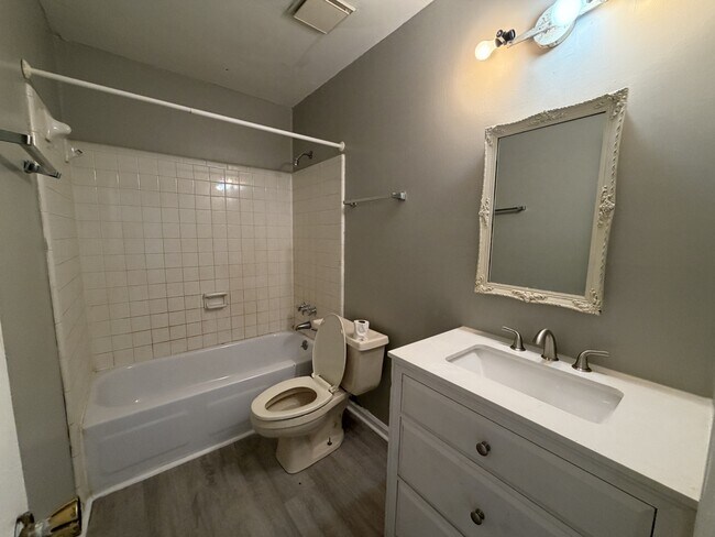 Building Photo - 5224 Farm Pond Ln